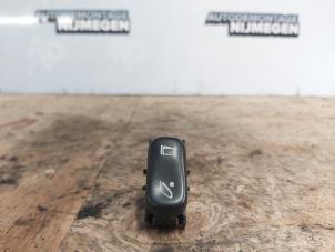 Gebrauchte Spiegel Schalter Mercedes E (W210) 2.0 E-200 16V Preis auf Anfrage angeboten von Autodemontage Nijmegen