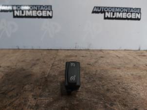 Used Cruise control switch Renault Trafic New (EL) 1.9 dCi 100 16V Price on request offered by Autodemontage Nijmegen