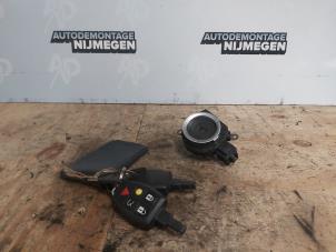 Used Ignition lock + key Volvo V50 (MW) 2.4 20V Price on request offered by Autodemontage Nijmegen