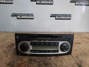 Usados Radio Mitsubishi Colt (Z2/Z3) 1.1 12V Precio de solicitud ofrecido por Autodemontage Nijmegen