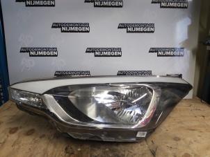 Used Headlight, left Hyundai i20 (GBB) 1.2i 16V Blue Price on request offered by Autodemontage Nijmegen
