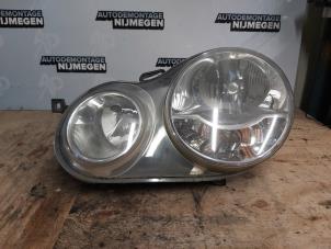 Used Headlight, left Volkswagen Polo IV (9N1/2/3) 1.2 12V Price on request offered by Autodemontage Nijmegen