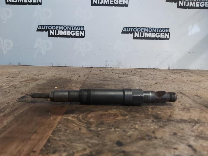 Einspritzdüse (Diesel) van een Ford Transit 2.4 TDdi 16V 330L 2006