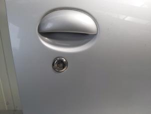 Usados Manija de puerta de 2 puertas derecha Toyota Aygo (B10) 1.0 12V VVT-i Precio de solicitud ofrecido por Autodemontage Nijmegen