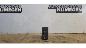 Used Height control switch Peugeot Partner (GC/GF/GG/GJ/GK) 1.6 HDI 75 Phase 1 Price on request offered by Autodemontage Nijmegen