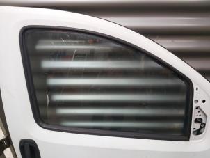 Usagé Vitre portière 2portes droite Peugeot Bipper (AA) 1.4 Prix sur demande proposé par Autodemontage Nijmegen