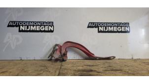 Używane Zawias pokrywy silnika Toyota Aygo (B10) 1.0 12V VVT-i Cena na żądanie oferowane przez Autodemontage Nijmegen