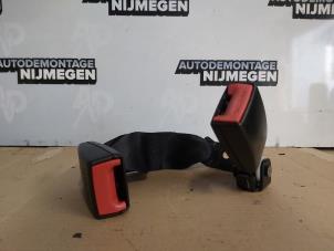 Used Rear seatbelt buckle, centre Hyundai i10 (F5) 1.2i 16V Price on request offered by Autodemontage Nijmegen