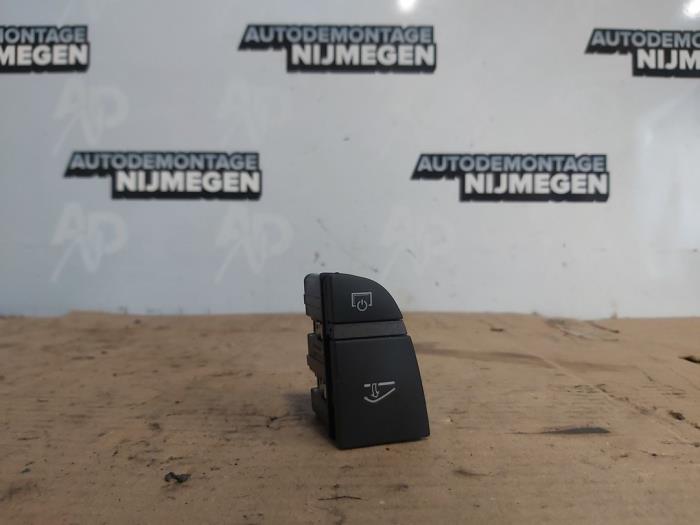 Sunroof switch from a Audi A6 (C6) 2.4 V6 24V 2006