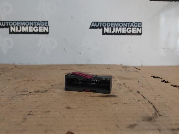 Usados Conector Audi A6 (C6) 2.4 V6 24V Precio de solicitud ofrecido por Autodemontage Nijmegen