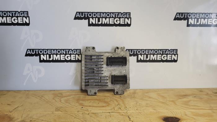 Ordinateur gestion moteur d'un Opel Corsa E 1.2 16V 2018
