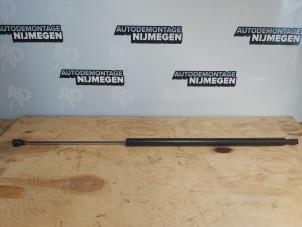 Used Rear gas strut, left Peugeot Partner Combispace 1.9 D Price on request offered by Autodemontage Nijmegen