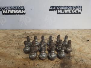 Gebrauchte Radmuttern Set Peugeot 206 (2A/C/H/J/S) 1.4 16V Preis auf Anfrage angeboten von Autodemontage Nijmegen