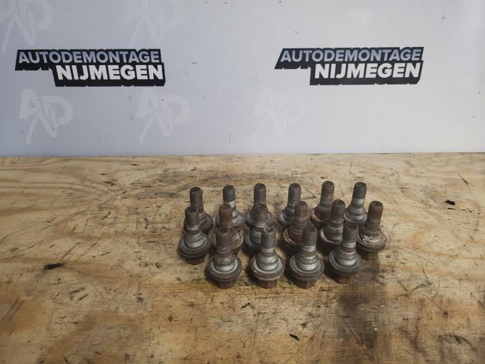 Set of wheel bolts from a Peugeot 206 (2A/C/H/J/S) 1.4 16V 2005