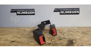 Used Rear seatbelt buckle, centre Hyundai i10 (F5) 1.2i 16V Price on request offered by Autodemontage Nijmegen