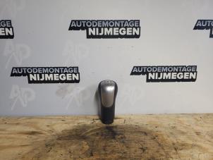 Used Gear stick knob Ford Fiesta 5 (JD/JH) 1.4 16V Price on request offered by Autodemontage Nijmegen
