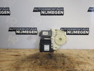 Usagé Moteur de vitre portière Volkswagen Golf Plus (5M1/1KP) 1.4 16V Prix sur demande proposé par Autodemontage Nijmegen