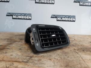 Gebrauchte Luftgitter Armaturenbrett Volkswagen Polo V (6R) 1.2 12V Preis auf Anfrage angeboten von Autodemontage Nijmegen