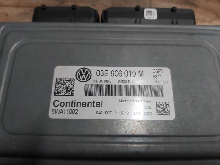 Steuergerät Motormanagement van een Volkswagen Polo V (6R) 1.2 12V 2012