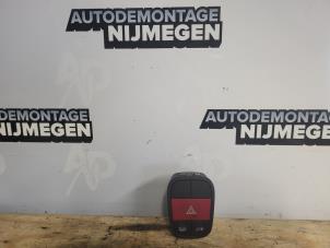 Usagé Commutateur éclairage d'urgence Fiat Fiorino (225) 1.3 JTD 16V Multijet Prix sur demande proposé par Autodemontage Nijmegen