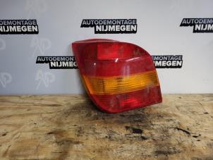 Używane Tylne swiatlo pozycyjne prawe Ford Fiesta 3 1.4 Cena na żądanie oferowane przez Autodemontage Nijmegen