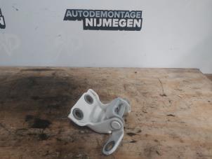Used Rear door hinge, right Opel Karl 1.0 12V Price on request offered by Autodemontage Nijmegen