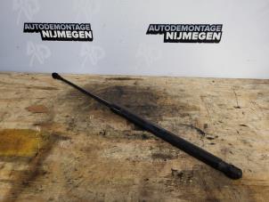 Used Rear gas strut, right Seat Leon (1P1) 1.4 TSI 16V Price on request offered by Autodemontage Nijmegen