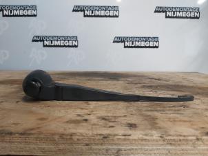 Used Rear wiper arm Seat Arosa (6H1) 1.0 MPi Price on request offered by Autodemontage Nijmegen