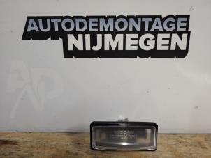 Nowe Oswietlenie tablicy rejestracyjnej Nissan Juke (F16) 1.0 DIG-T 117 12V Cena na żądanie oferowane przez Autodemontage Nijmegen