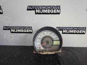 Gebrauchte Tacho - Kombiinstrument KM Toyota Aygo (B10) 1.0 12V VVT-i Preis auf Anfrage angeboten von Autodemontage Nijmegen