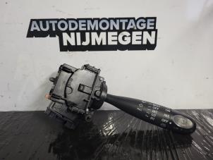 Używane Przelacznik wycieraczki Daihatsu Cuore (L251/271/276) 1.0 12V DVVT Cena na żądanie oferowane przez Autodemontage Nijmegen