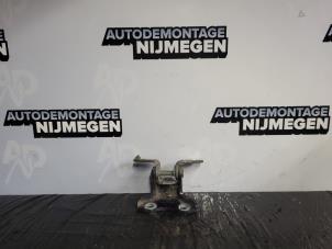 Used Rear door hinge, right Peugeot 108 1.0 12V Price on request offered by Autodemontage Nijmegen