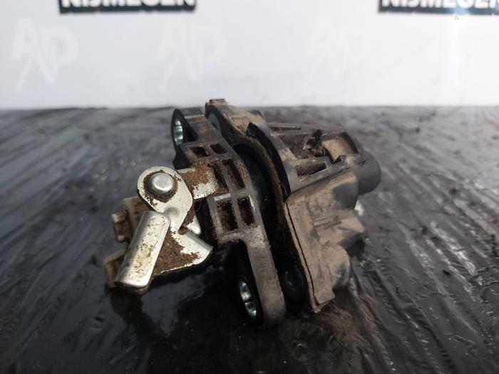 Tailgate lock mechanism from a Peugeot 108 1.0 12V 2020
