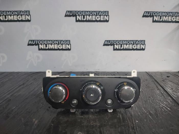 Gebrauchte Klimabedienteil Renault Clio IV (5R) 1.5 Energy dCi 90 FAP Preis auf Anfrage angeboten von Autodemontage Nijmegen