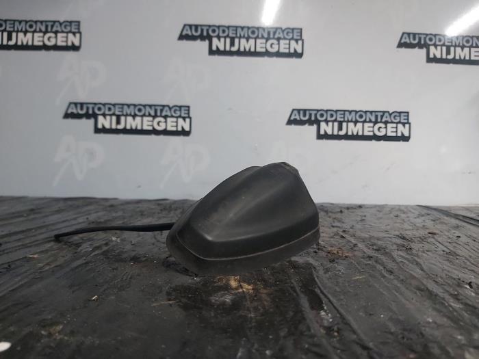Używane Antena Renault Clio IV (5R) 1.5 Energy dCi 90 FAP Cena na żądanie oferowane przez Autodemontage Nijmegen