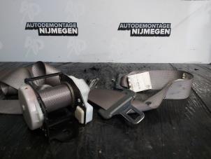 Used Rear seatbelt, right Daihatsu Cuore (L251/271/276) 1.0 12V DVVT Price on request offered by Autodemontage Nijmegen