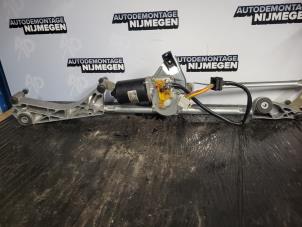 Usagé Moteur + mécanique essuie-glace Mercedes C Sportcoupé (C203) 1.8 C-160 Prix sur demande proposé par Autodemontage Nijmegen