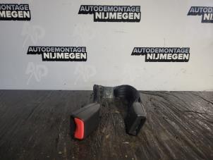 Used Rear seatbelt buckle, left Daihatsu Sirion 2 (M3) 1.0 12V DVVT Price on request offered by Autodemontage Nijmegen