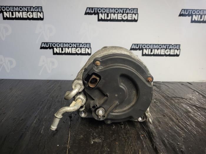 Begagnade Dynamo Volkswagen Passat 4Motion (3B3) 4.0 W8 32V Pris på förfrågan erbjuds av Autodemontage Nijmegen