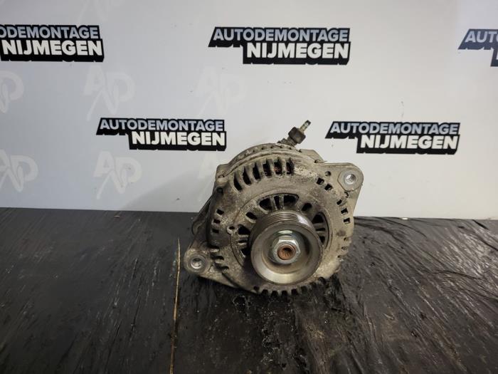Dynamo van een Opel Combo (Corsa C) 1.7 DI 16V 2003
