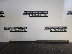 Używane Amortyzator gazowy prawy tyl Fiat Panda (169) 1.2 Fire Cena na żądanie oferowane przez Autodemontage Nijmegen