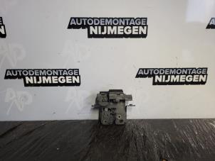 Używane Mechanizm zamka tylnej klapy Nissan Micra (K12) 1.2 16V Cena na żądanie oferowane przez Autodemontage Nijmegen