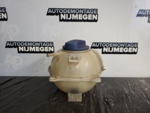 Gebrauchte Ausgleichsbehälter Volkswagen Polo IV (9N1/2/3) 1.4 16V 100 Preis auf Anfrage angeboten von Autodemontage Nijmegen