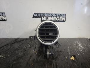 Usagé Aerateur tableau de bord Renault Kangoo/Grand Kangoo (KW) 1.5 Blue dCi 95 Prix sur demande proposé par Autodemontage Nijmegen