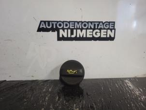 Used Oil cap Renault Kangoo/Grand Kangoo (KW) 1.5 Blue dCi 95 Price on request offered by Autodemontage Nijmegen