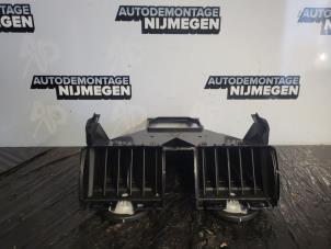 Używane Kratka wentylacyjna deski rozdzielczej Volkswagen Golf V (1K1) 2.0 GTI 16V FSI Turbo Cena na żądanie oferowane przez Autodemontage Nijmegen
