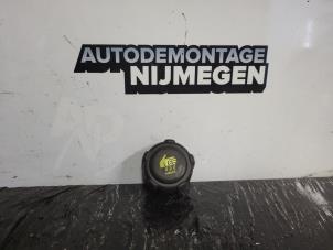 Used Expansion vessel cap Renault Kangoo/Grand Kangoo (KW) 1.5 Blue dCi 95 Price on request offered by Autodemontage Nijmegen