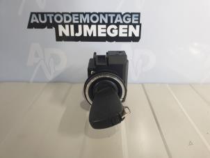 Used Ignition lock + key Mercedes E (W210) 2.0 E-200 D 16V Price on request offered by Autodemontage Nijmegen