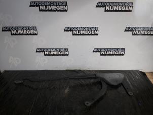 Gebrauchte Scheibenwischerarm vorne Mercedes C (W203) 1.8 C-200K 16V Preis auf Anfrage angeboten von Autodemontage Nijmegen