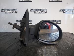 Gebrauchte Außenspiegel rechts Renault Twingo II (CN) 1.5 dCi 70 Preis auf Anfrage angeboten von Autodemontage Nijmegen